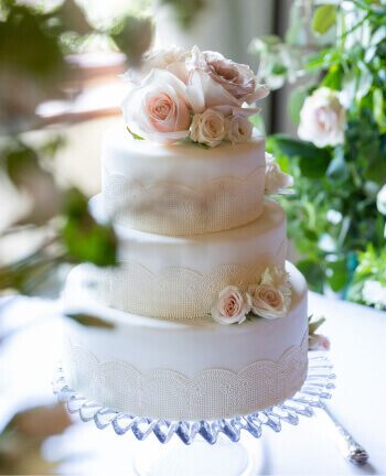 Photo of a wedding cake at East Horton.